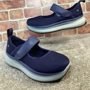 Silverts Womens Extra Wide Mary Jane Flats size 10